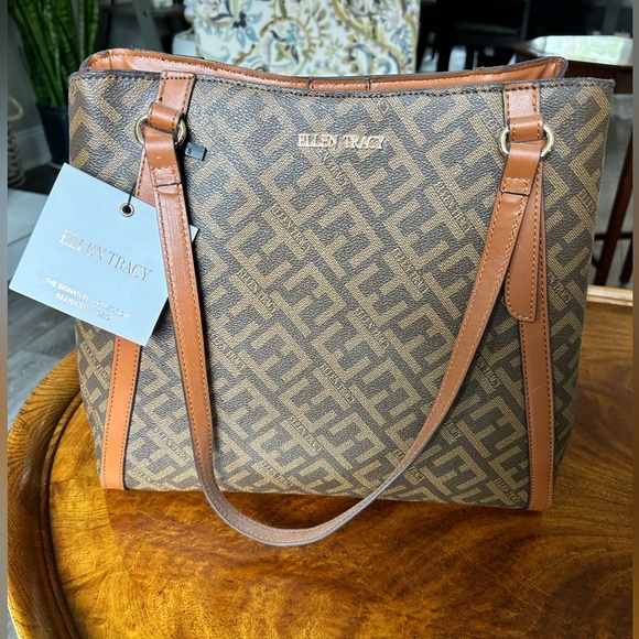 Ellen Tracy Purse - Picture 1 of 3